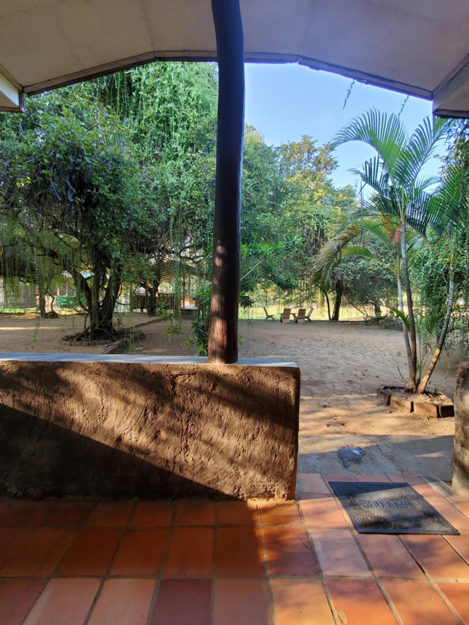 Clay Hut Village Polonnaruwa Exteriör bild